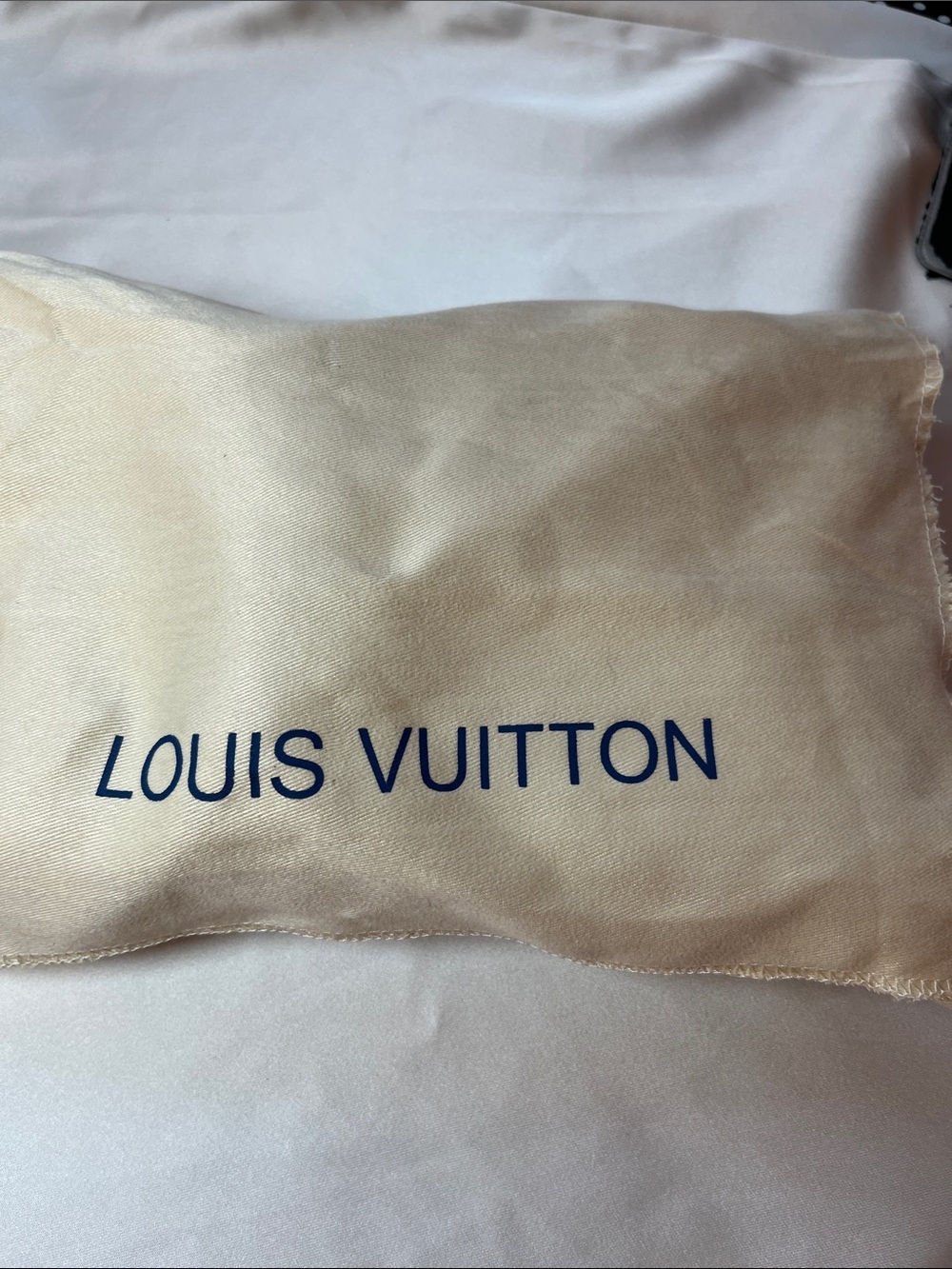 Louis Vuitton Satin Pochette Comte de Fe Shoulder Bag Giraffe - Picture 12 of 12